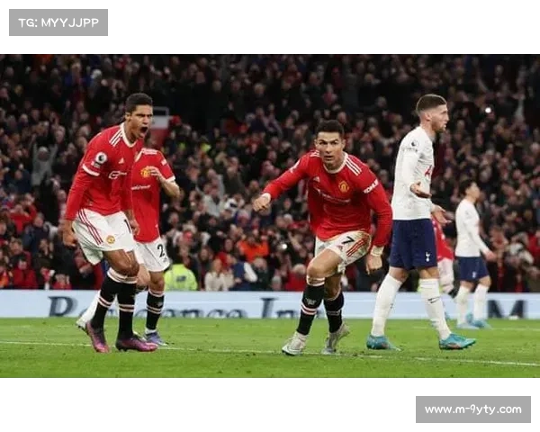 曼联精妙角球战术制胜,马奎尔佯攻跑位为梅努助攻姆伯莫创造空间 曼联精妙角球战术制胜,马奎尔佯攻跑位为梅努助攻姆伯莫创造空间